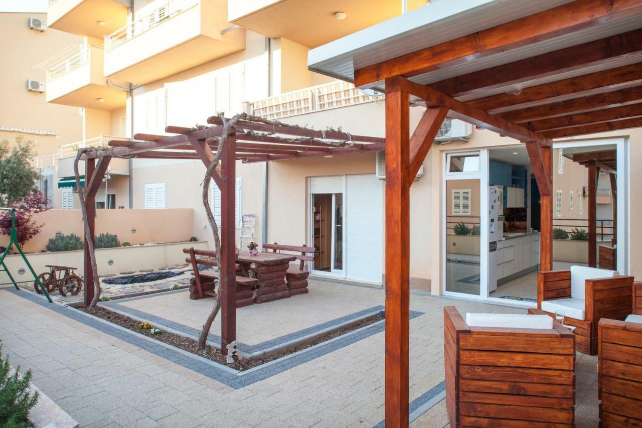 Studio Apartment Tia Makarska Bagian luar foto